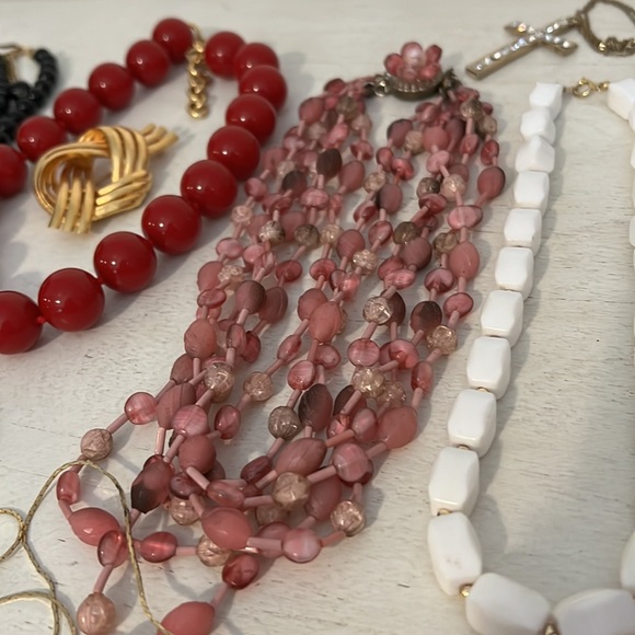 Huge lot vintage costume jewelry trifari Monet unmarked western Germany - Picture 4 of 7